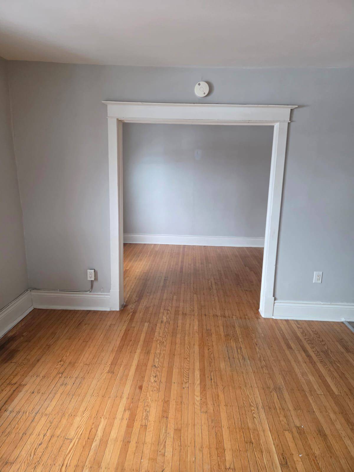 Hamilton, ON L8M 1N3,985 Main ST E #5