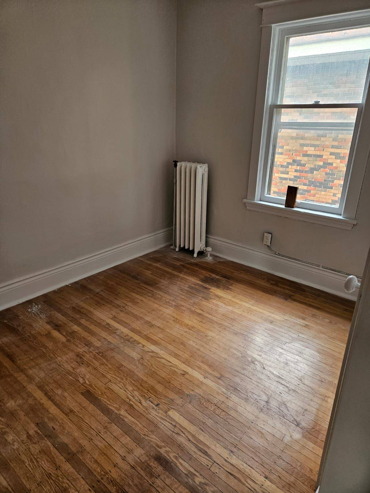 Hamilton, ON L8M 1N3,985 Main ST E #6