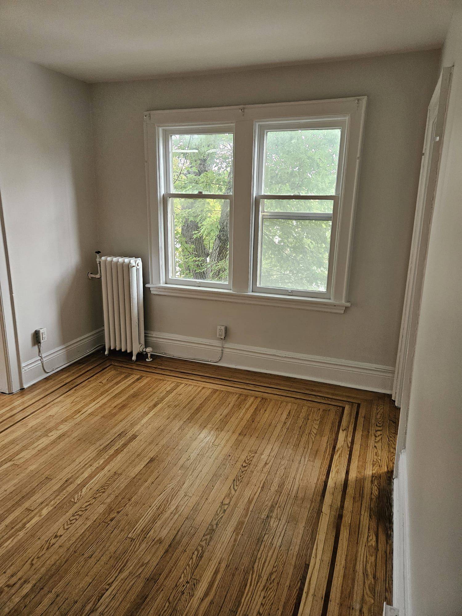 Hamilton, ON L8M 1N3,983 Main ST E #3