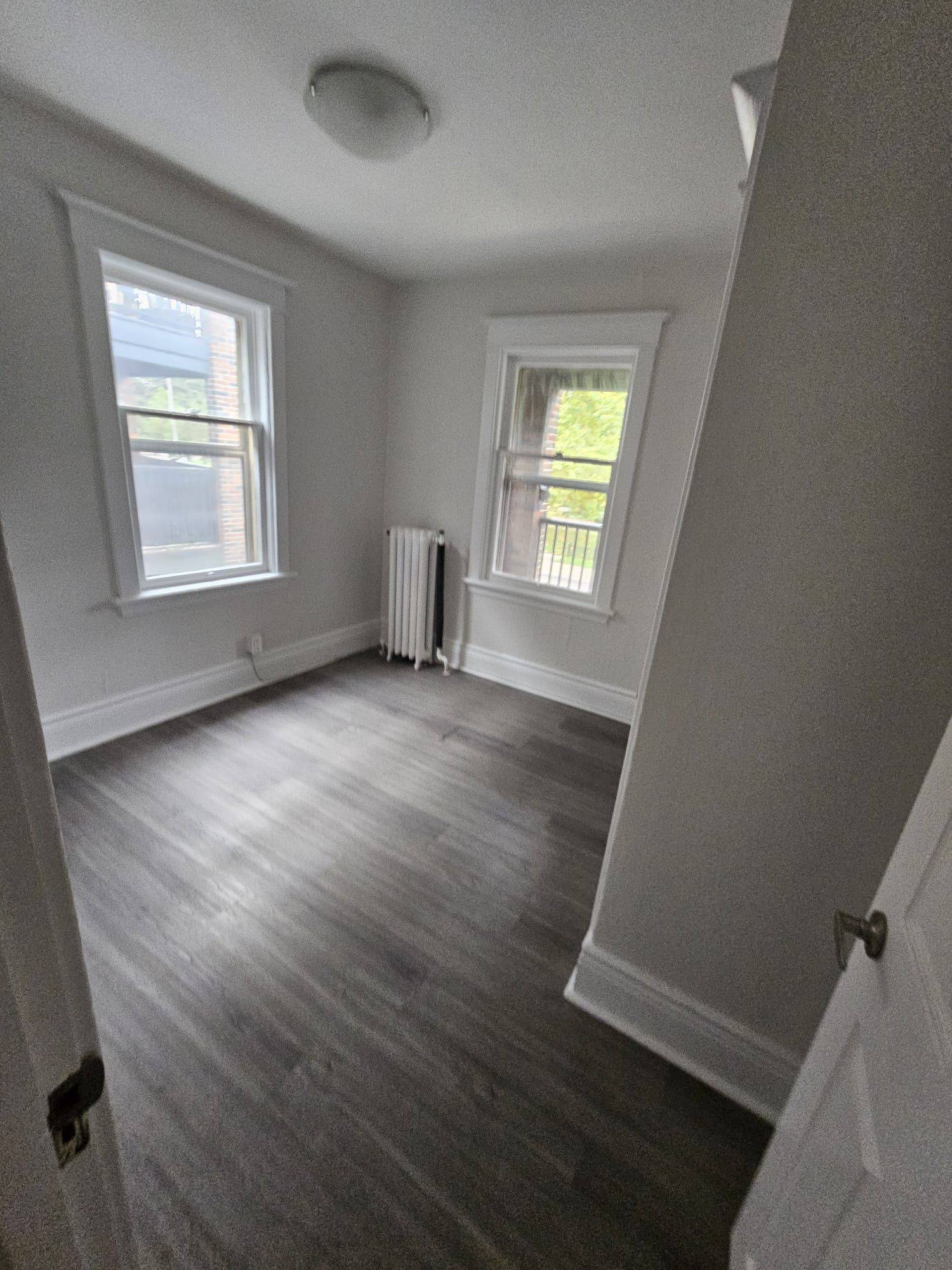 Hamilton, ON L8M 1N3,983 Main ST E #3