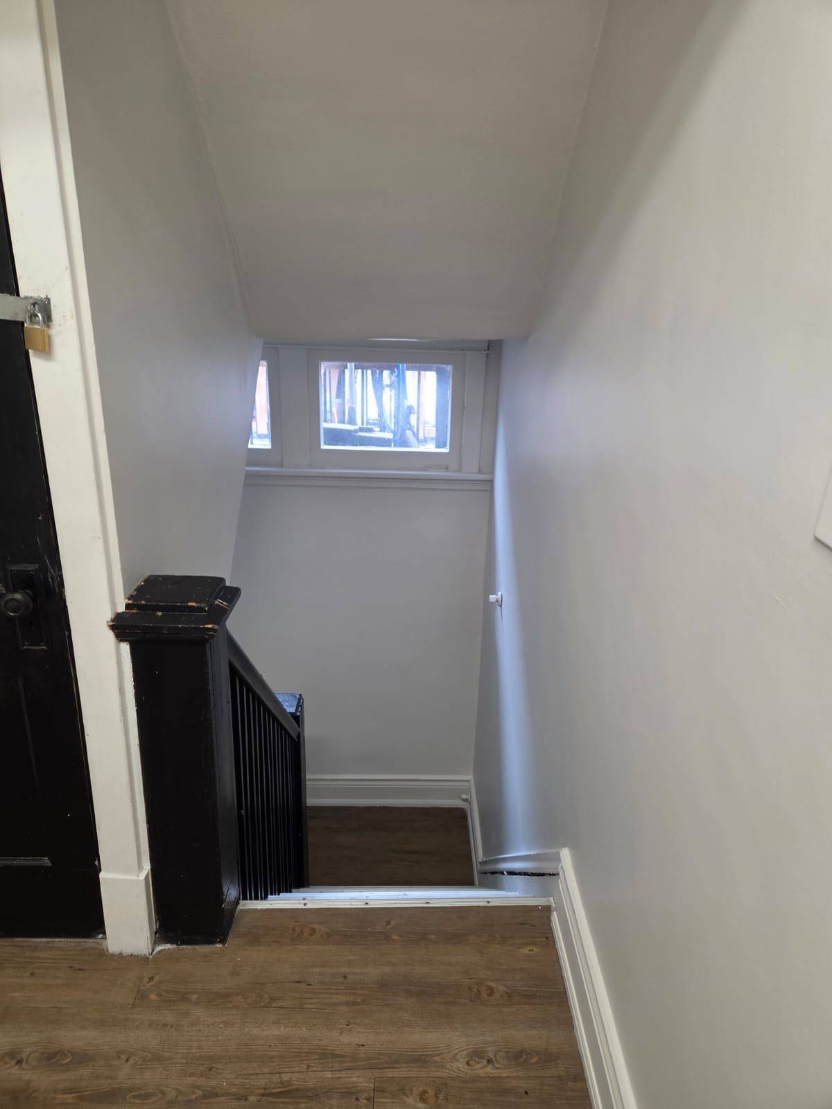 Hamilton, ON L8M 1N3,983 Main ST E #2