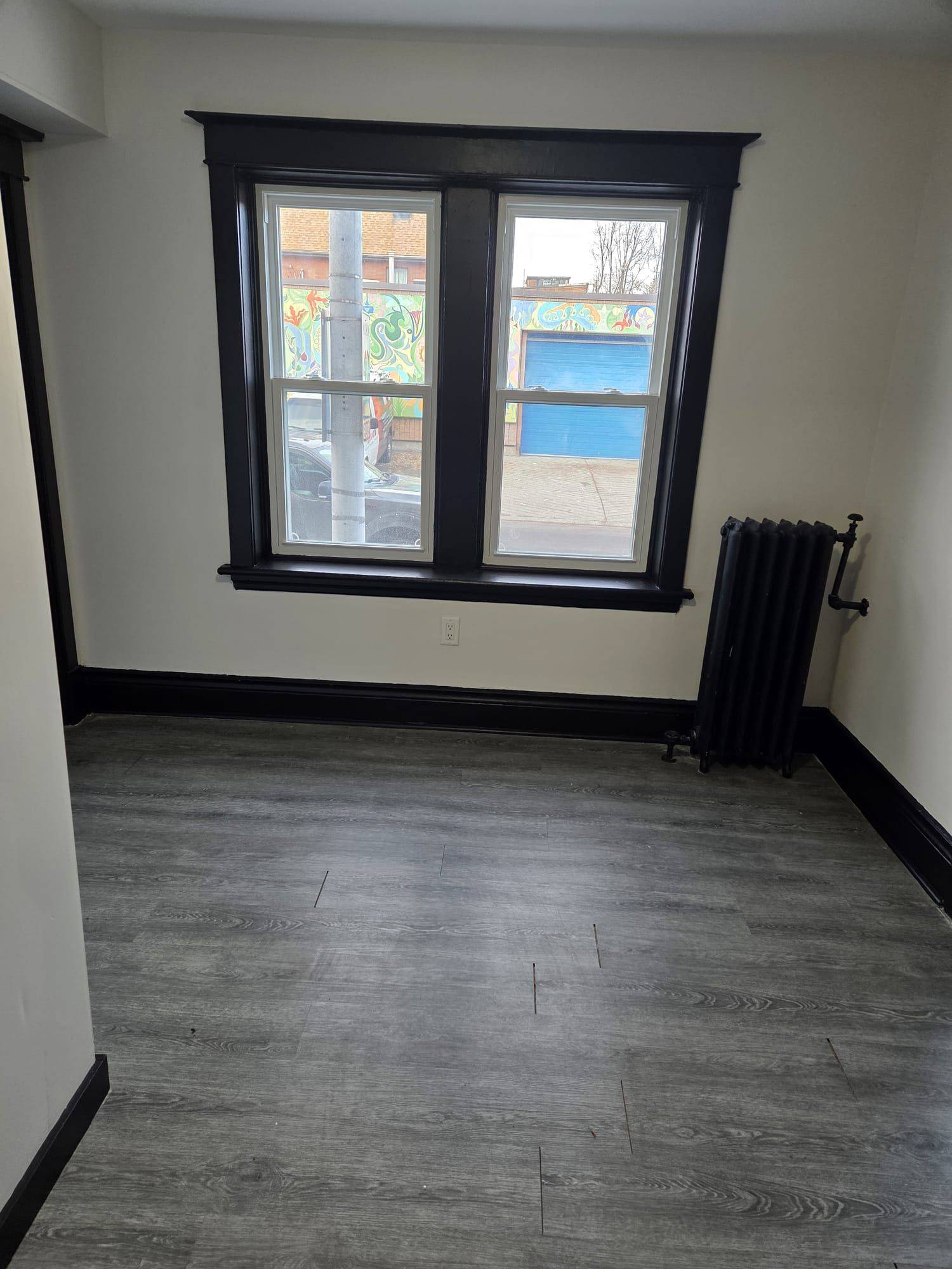 Hamilton, ON L8M 1N3,983 Main ST E #2