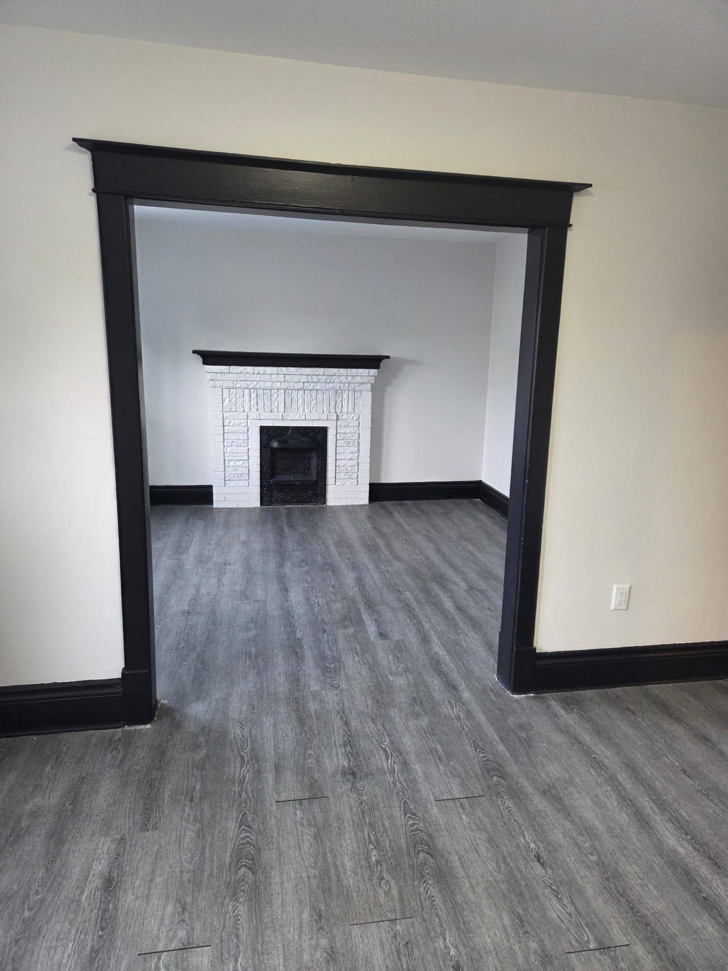 Hamilton, ON L8M 1N3,983 Main ST E #2