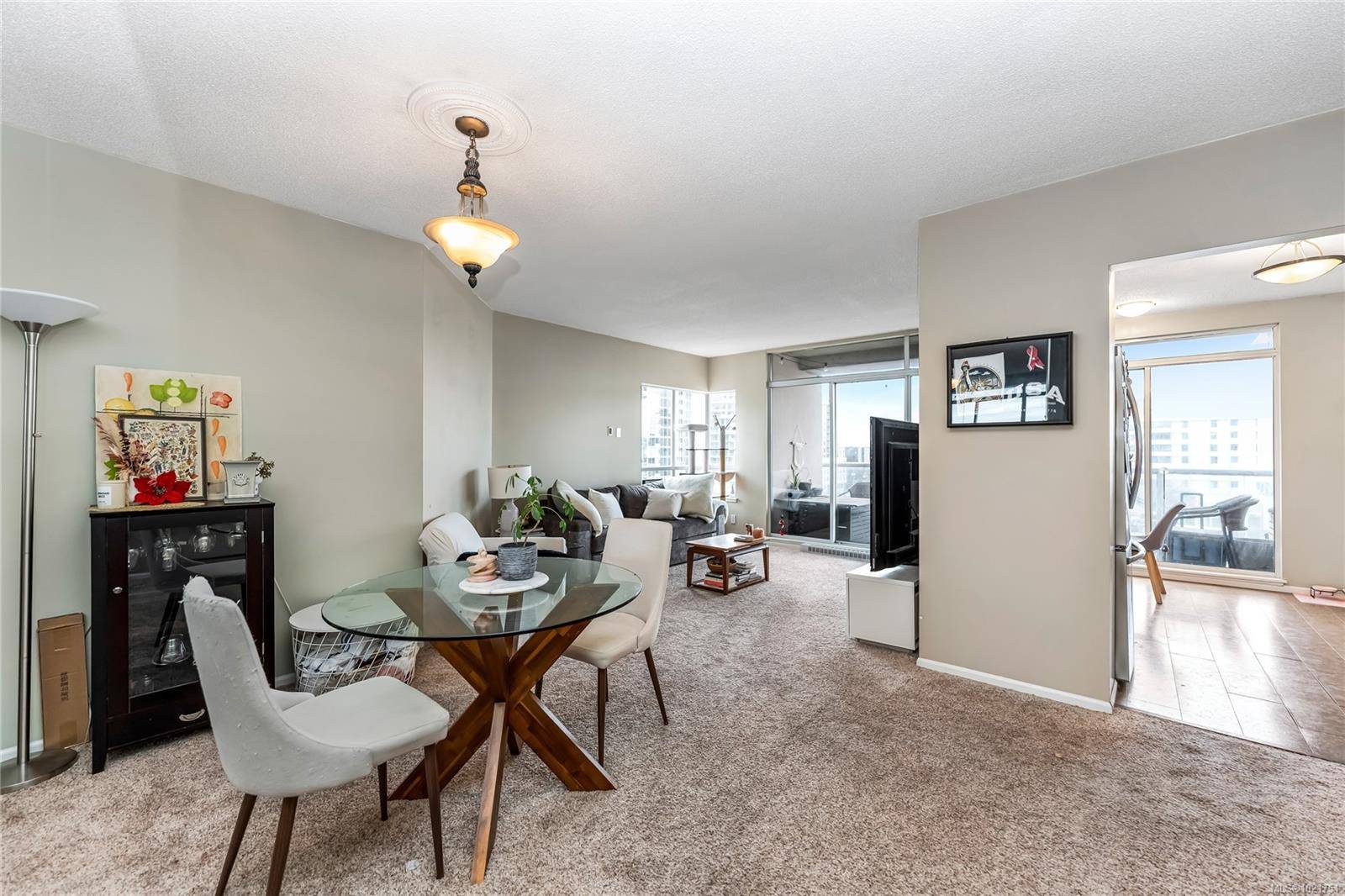 Victoria, BC V8V 4Y4,1020 View St #1004