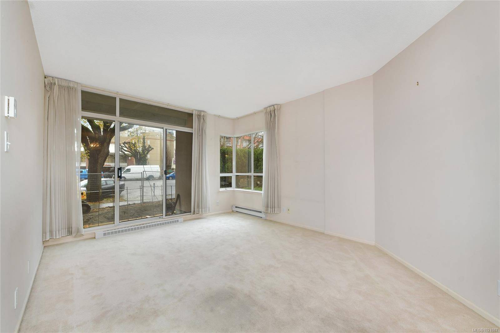 Victoria, BC V8V 4Y3,1010 View St #205