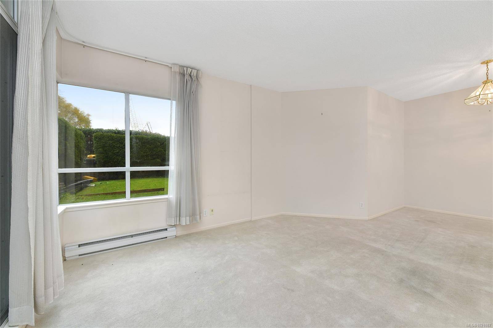 Victoria, BC V8V 4Y3,1010 View St #205