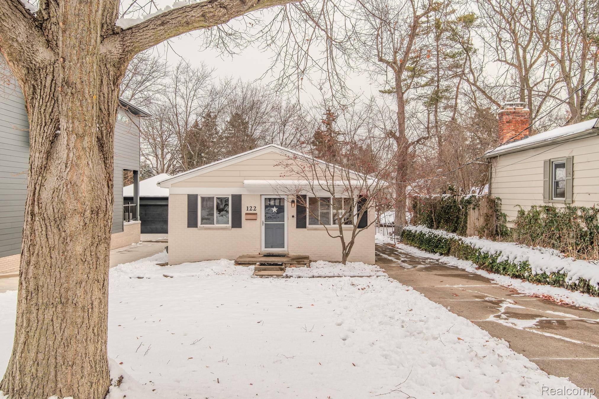 Rochester, MI 48307,122 N Helen AVE