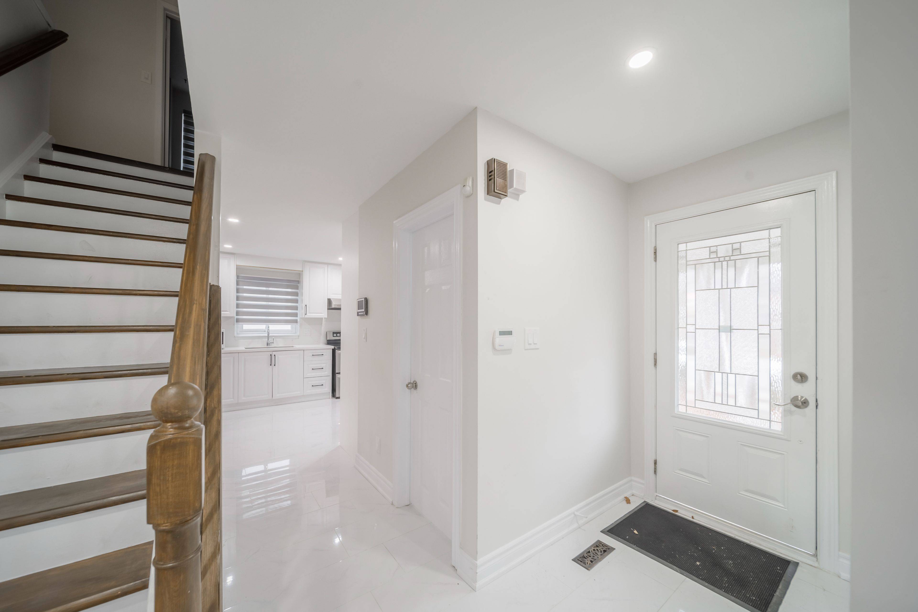 Toronto E11, ON M1B 2A2,8 Coltman CRES