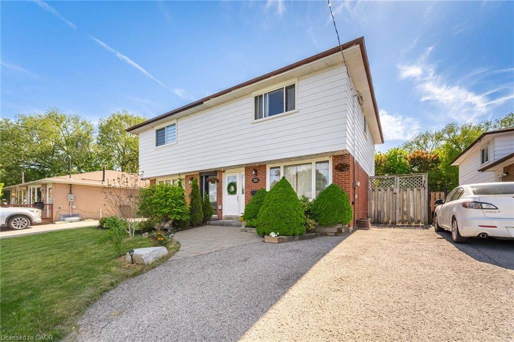 Oshawa, ON L1J 5R3,232 Durham ST