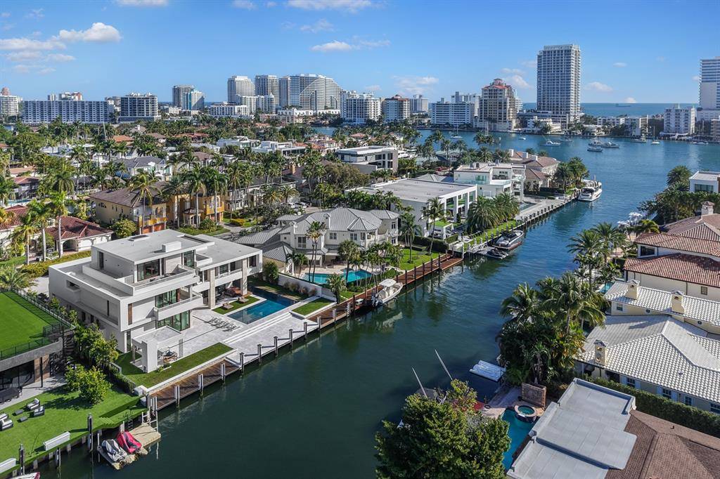 Fort Lauderdale, FL 33301,10 Pelican Dr