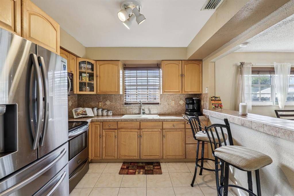 West Park, FL 33023,5411 SW 19th St