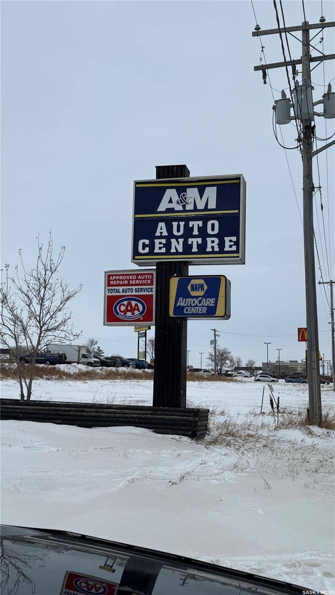 North Battleford, SK S9A 2R7,370 Railway AVENUE E