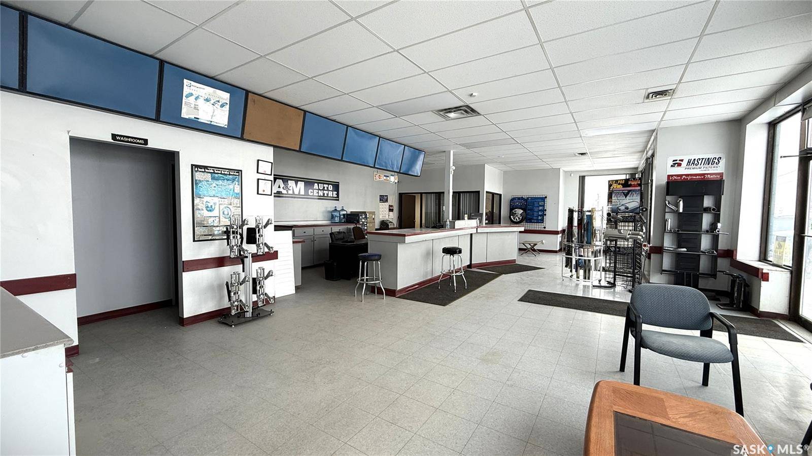 North Battleford, SK S9A 2R7,370 Railway AVENUE E