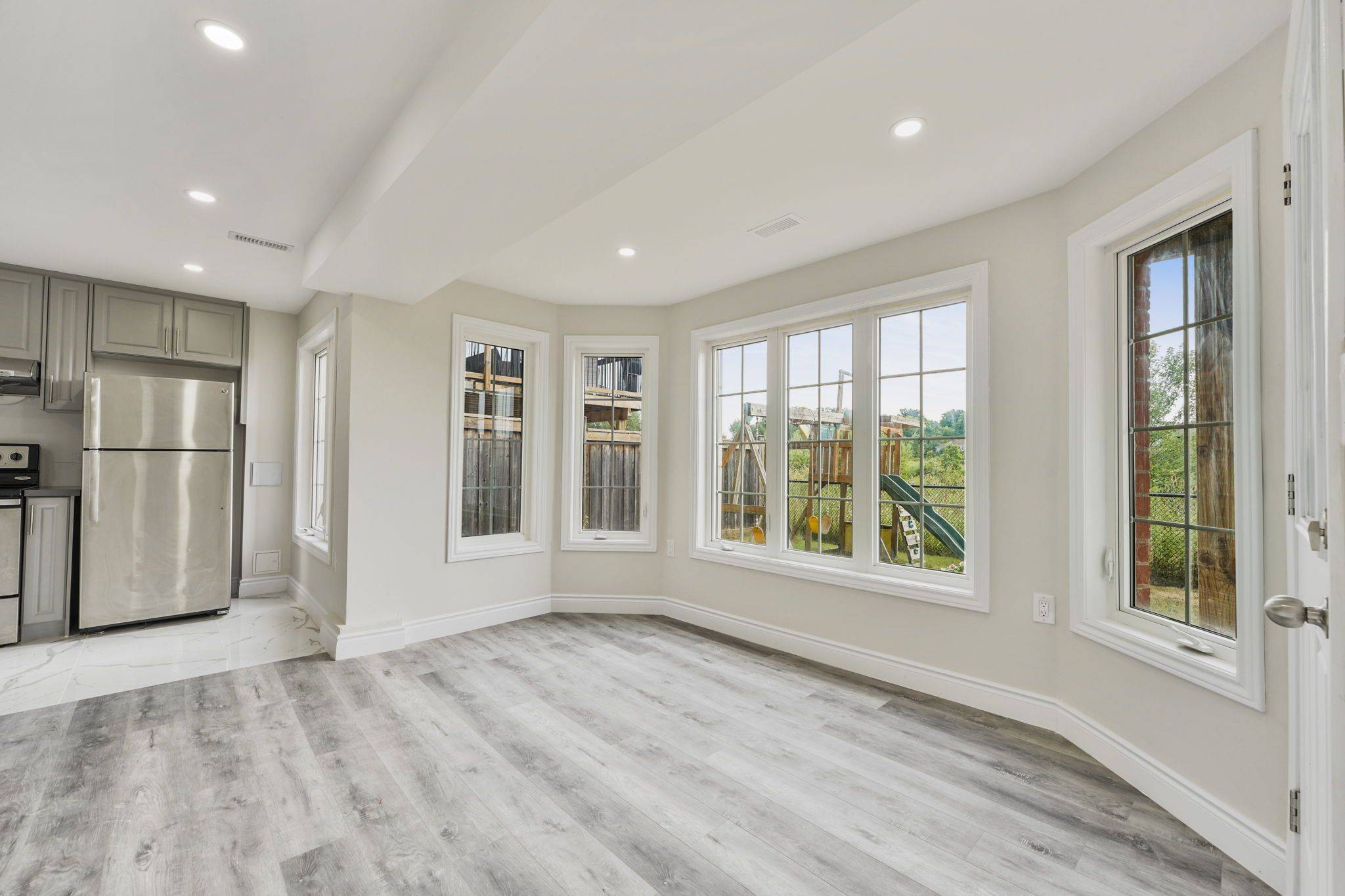 Brampton, ON L7A 0B5,18 Tysonville CIR #Basement