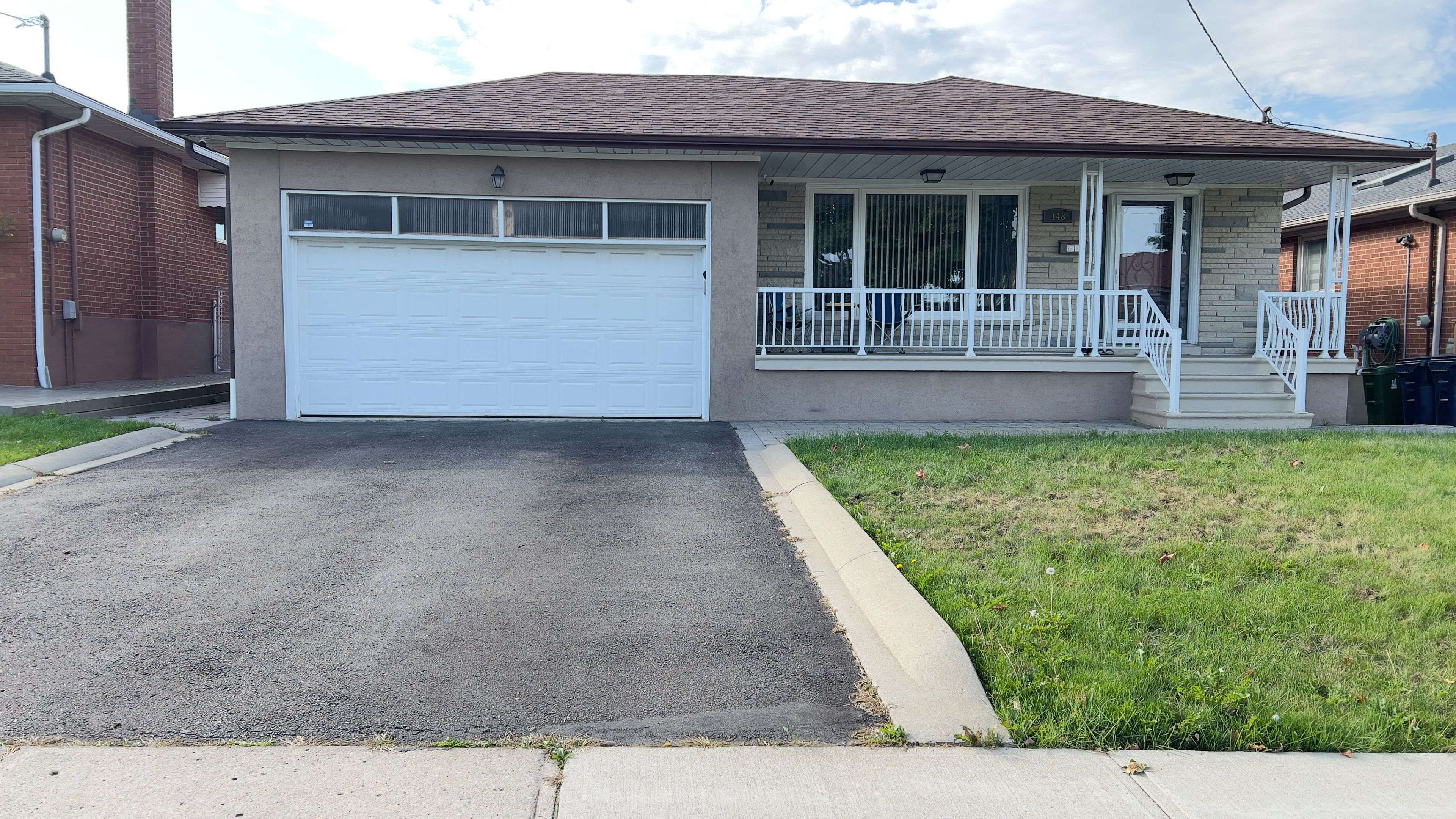 Toronto W05, ON M3J 1R8,148 Derrydown RD S ##Main