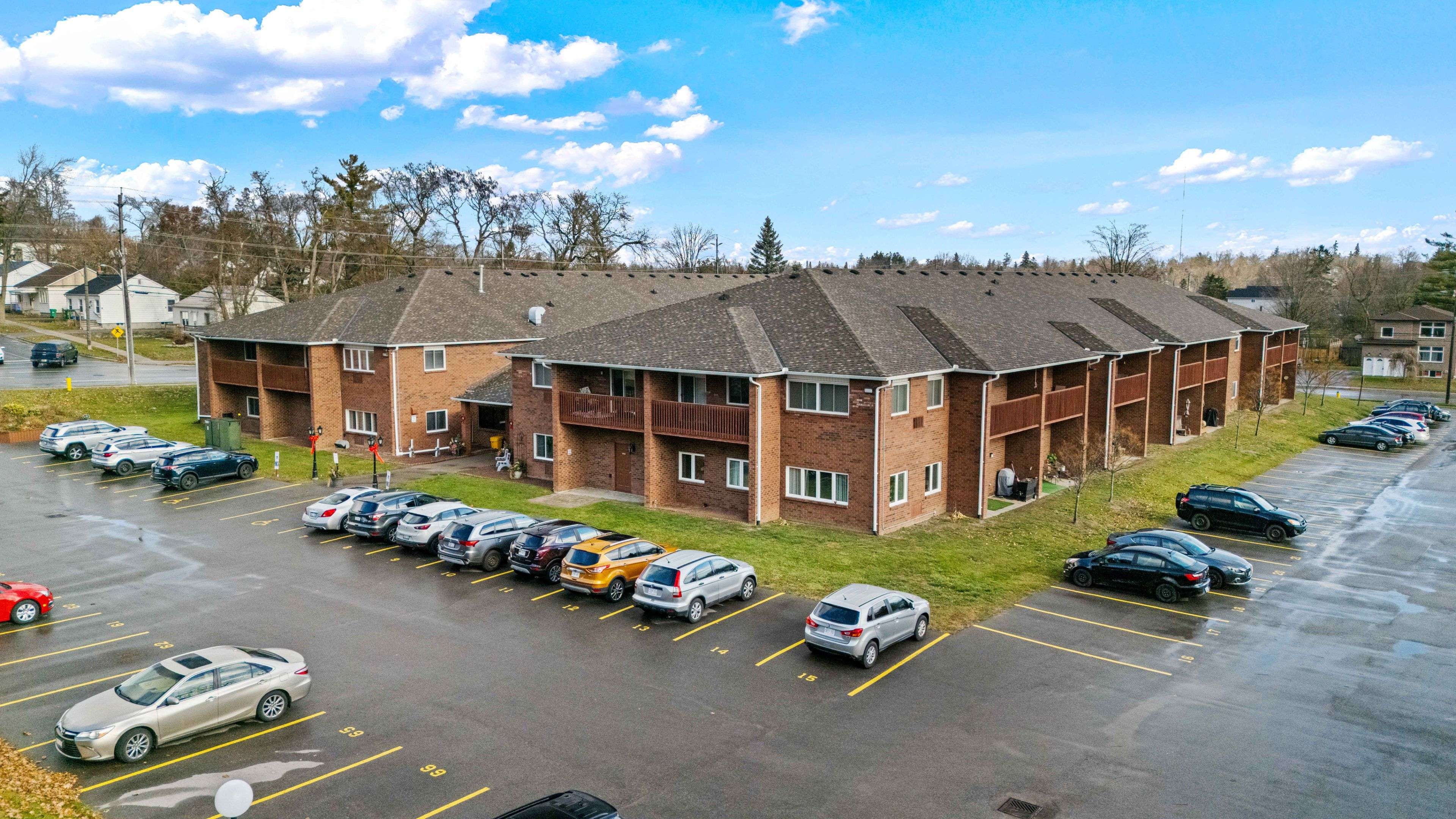 Peterborough, ON K9H 7M5,475 Parkhill RD W #213