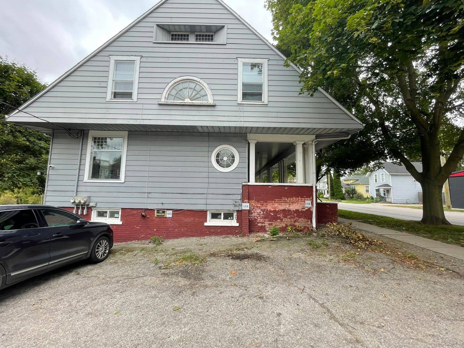 Chatham-kent, ON N7M 2Y8,180 Thames ST E