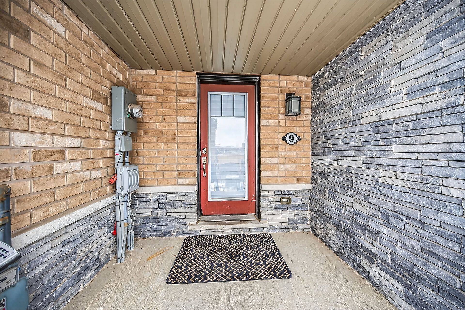 Hamilton, ON L8J 0K8,9 Hedges CRES