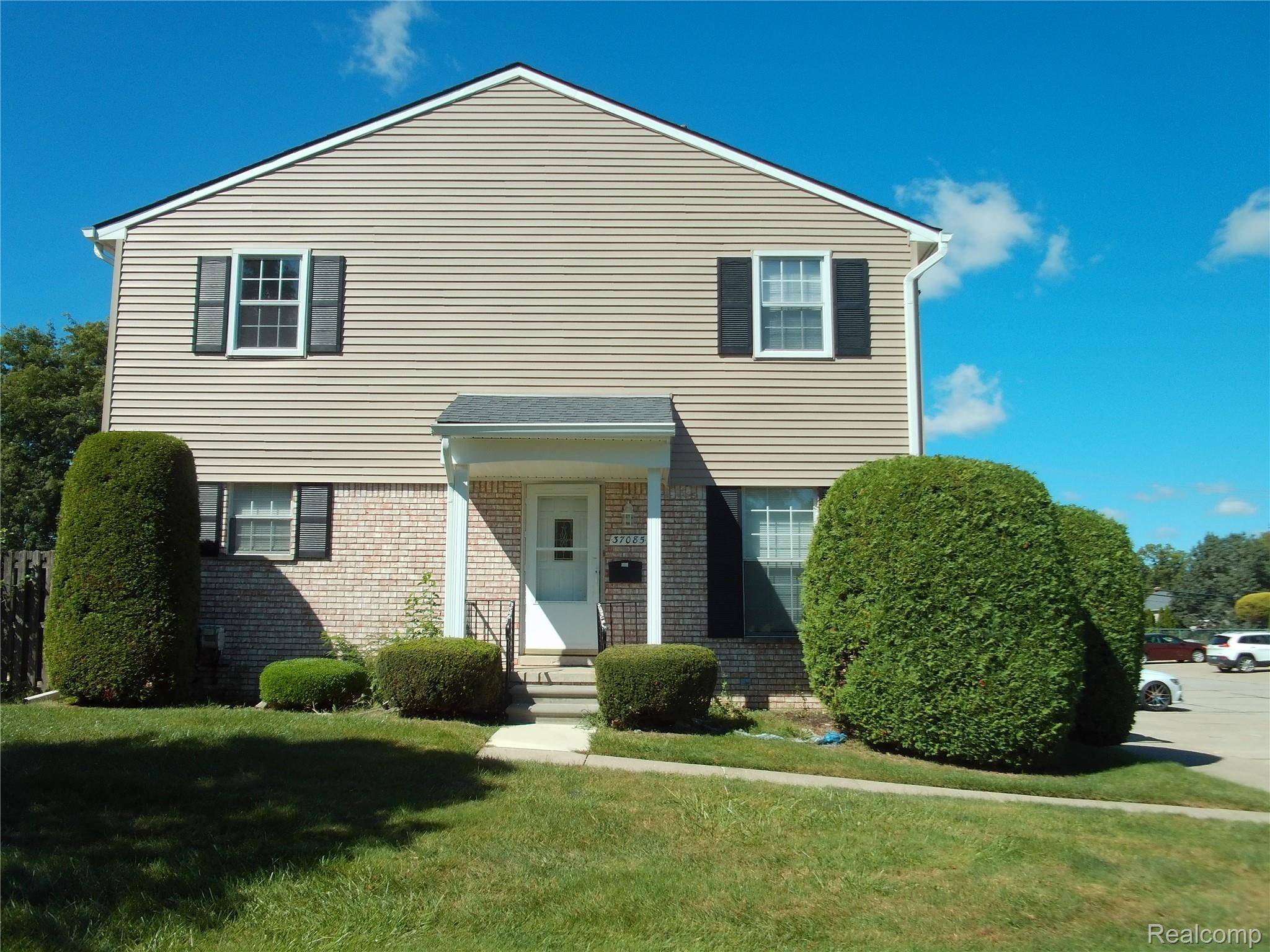 Clinton Township, MI 48036,37085 Brynford DR