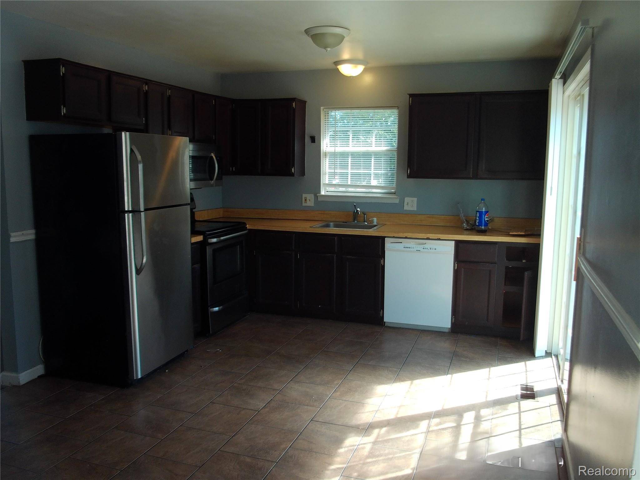 Clinton Township, MI 48036,37085 Brynford DR