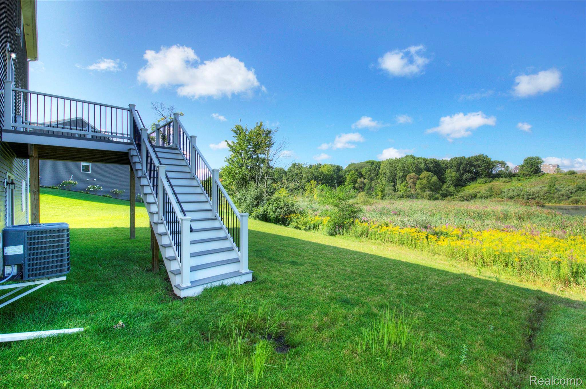 Howell, MI 48843,3040 Bogues View DR