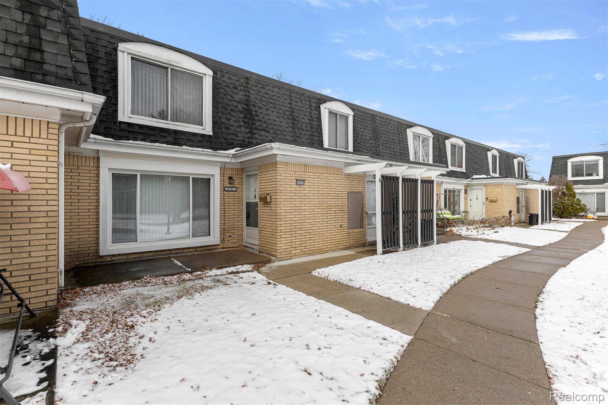 Warren, MI 48093,29756 City Center DR #1