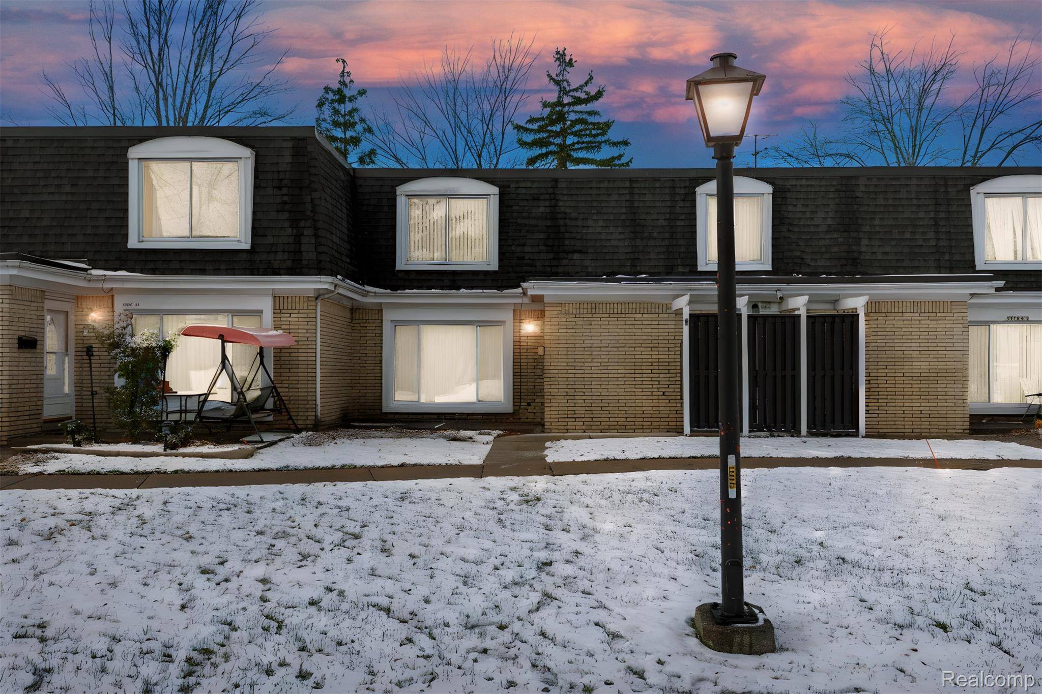 Warren, MI 48093,29756 City Center DR #1