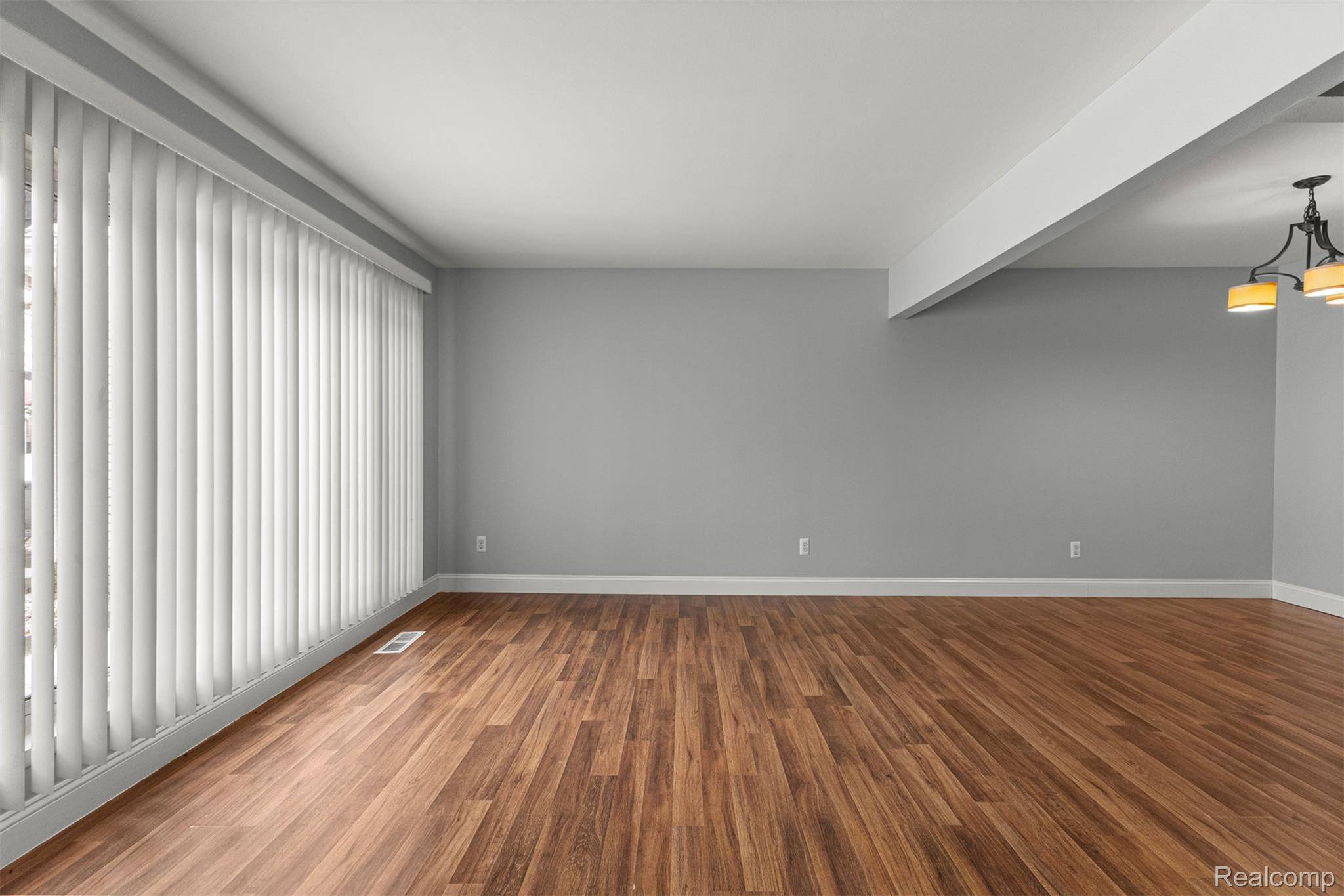 Warren, MI 48093,29756 City Center DR #1