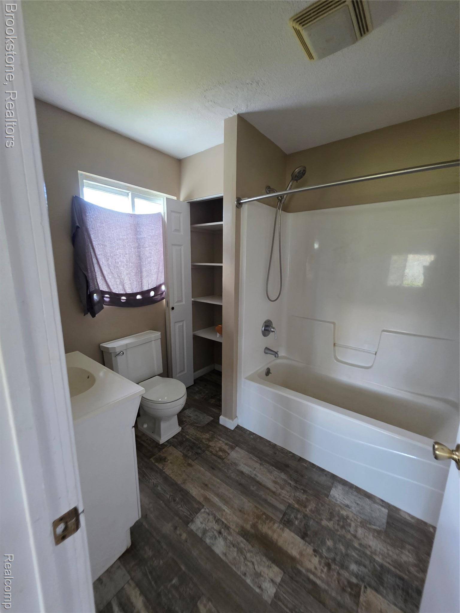 Clio, MI 48420,13021 N Saginaw RD