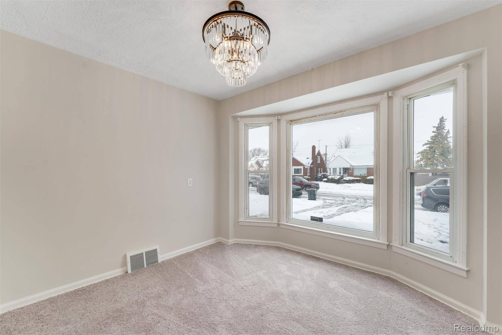 Detroit, MI 48205,14038 Fairmount DR