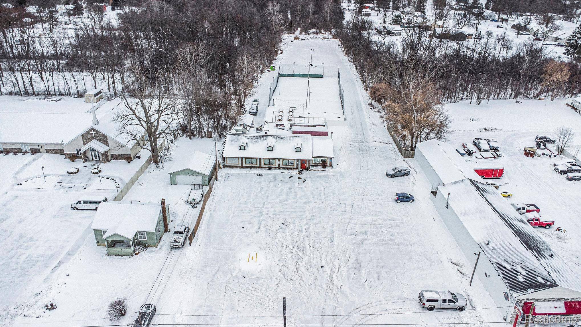 Grand Blanc, MI 48507,5153 Fenton RD