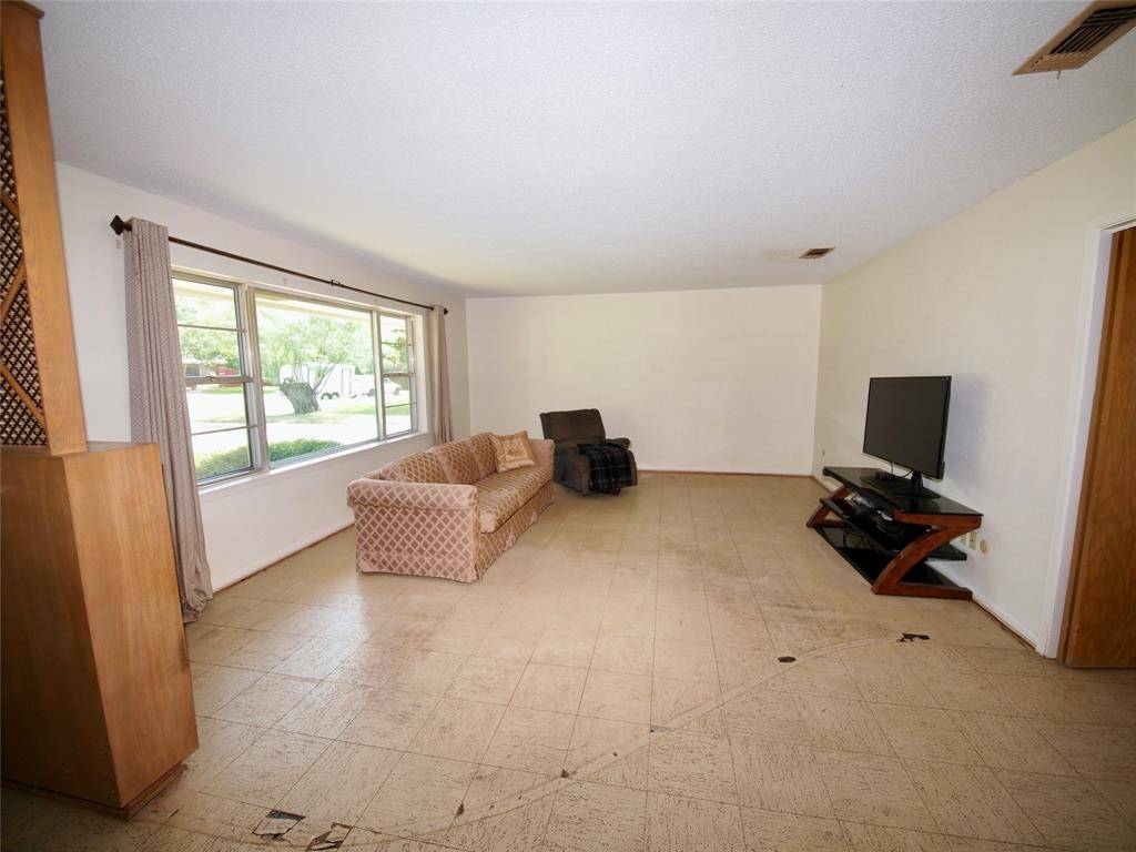 Graham, TX 76450,1441 Brazos Street