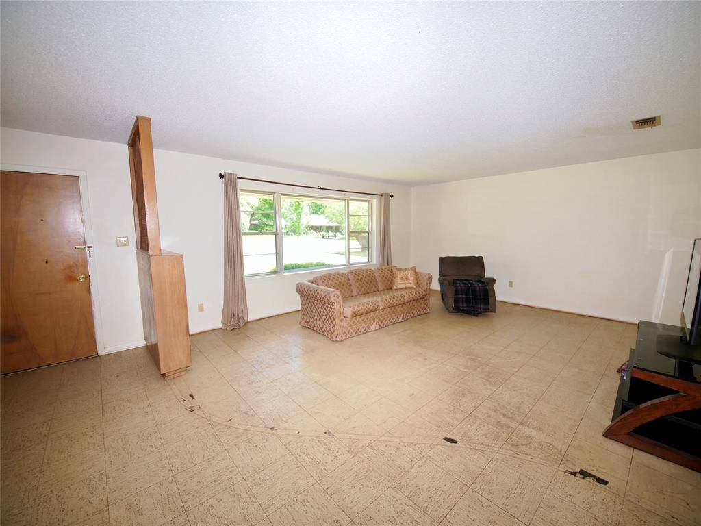 Graham, TX 76450,1441 Brazos Street