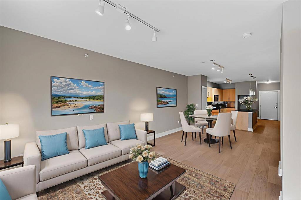 Dallas, TX 75219,4333 Gilbert Avenue #217