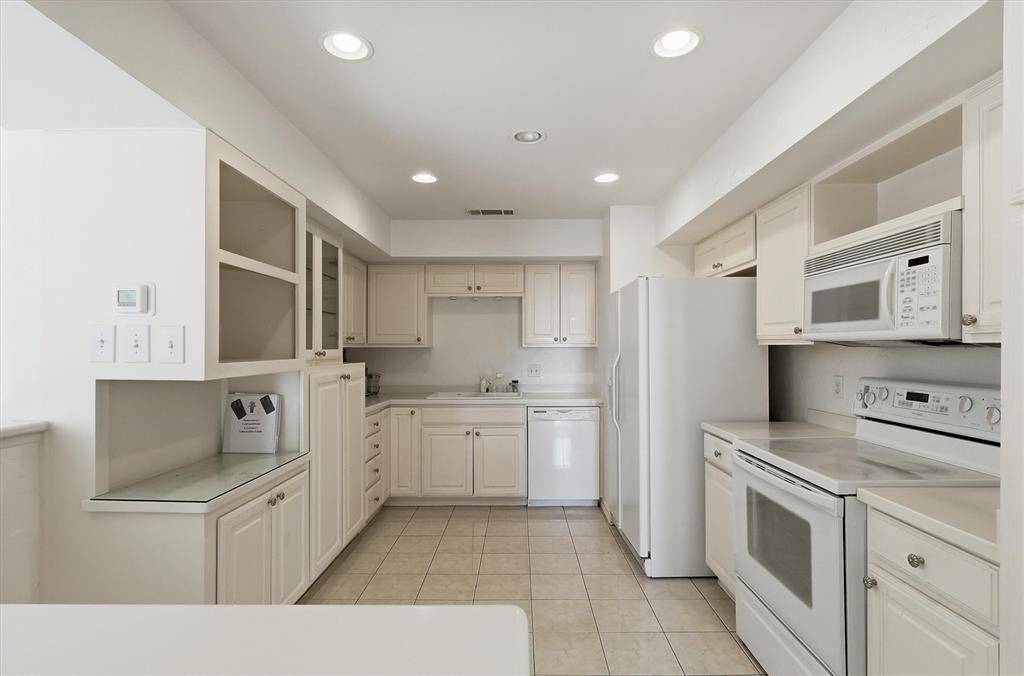 Dallas, TX 75248,5200 Keller Springs Road #1315