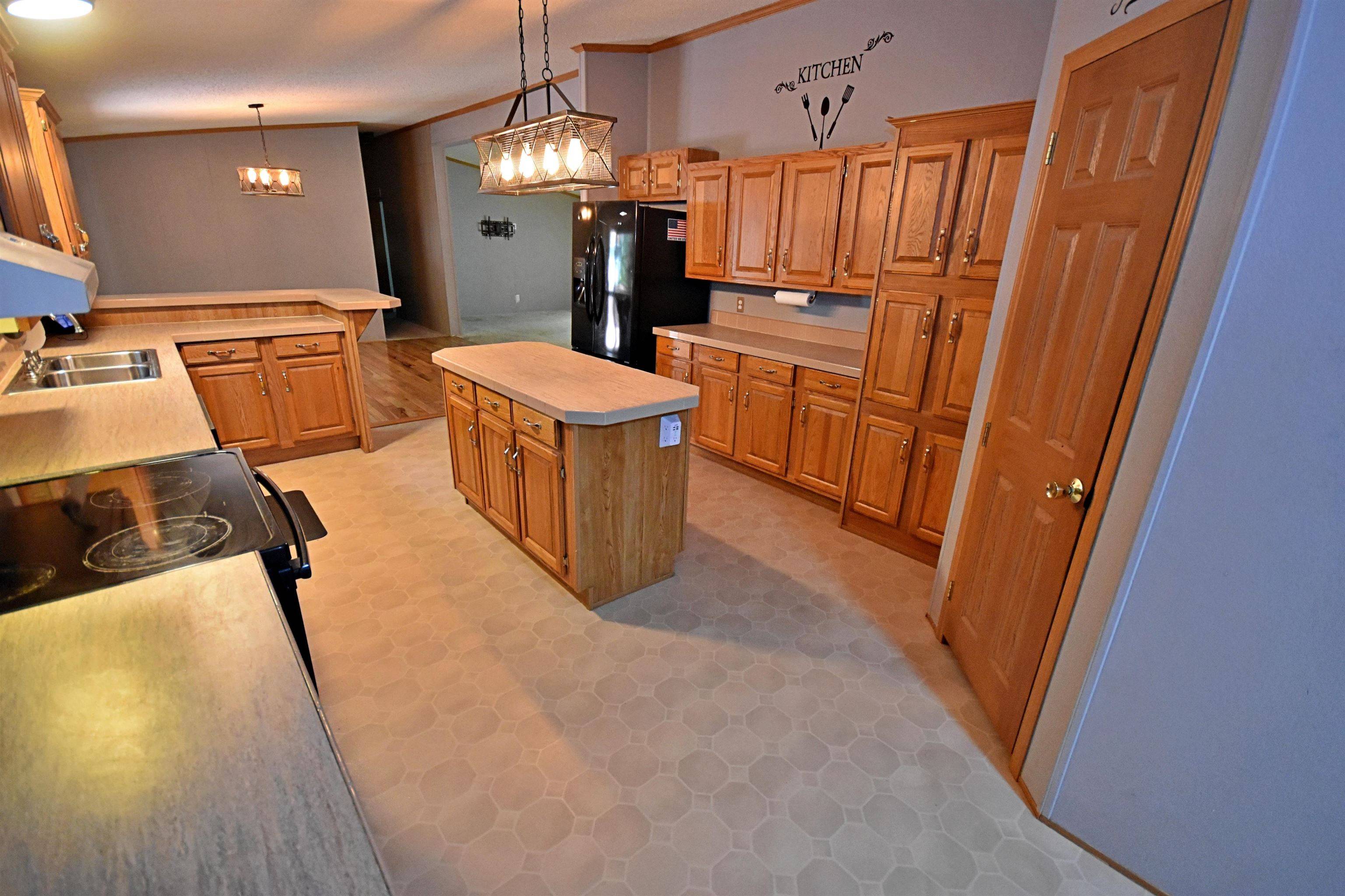 Canadian Lakes, MI 49346,8800 Longview DR