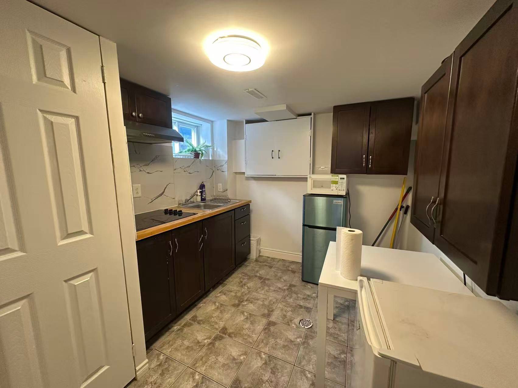 Toronto E04, ON M1K 3A9,19 Midholm DR #LOWER/Utility included