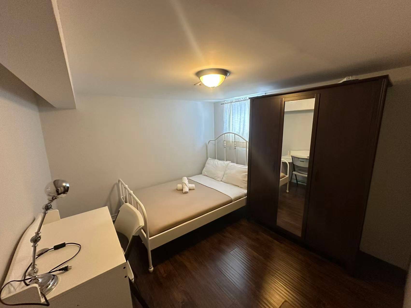 Toronto E04, ON M1K 3A9,19 Midholm DR #LOWER/Utility included