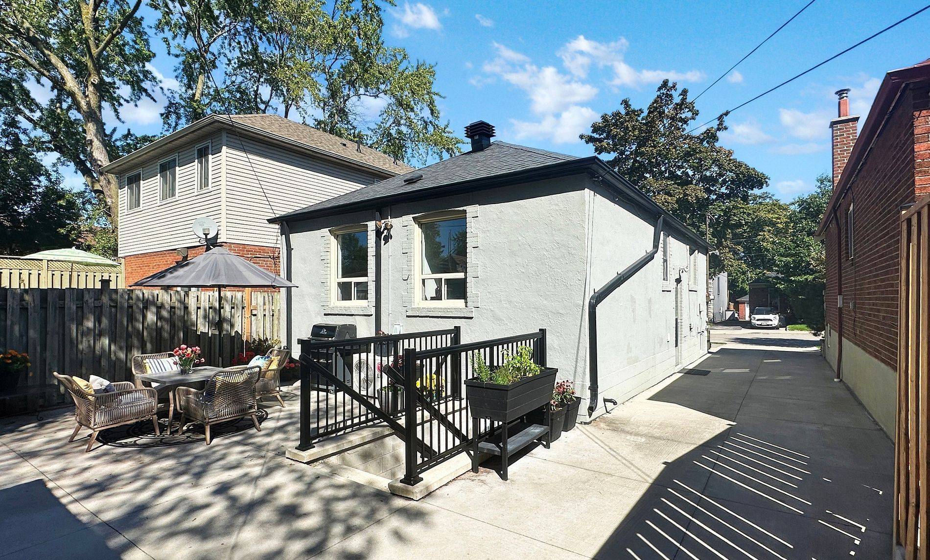 Toronto E03, ON M4J 4X3,100 Lankin BLVD #Basement