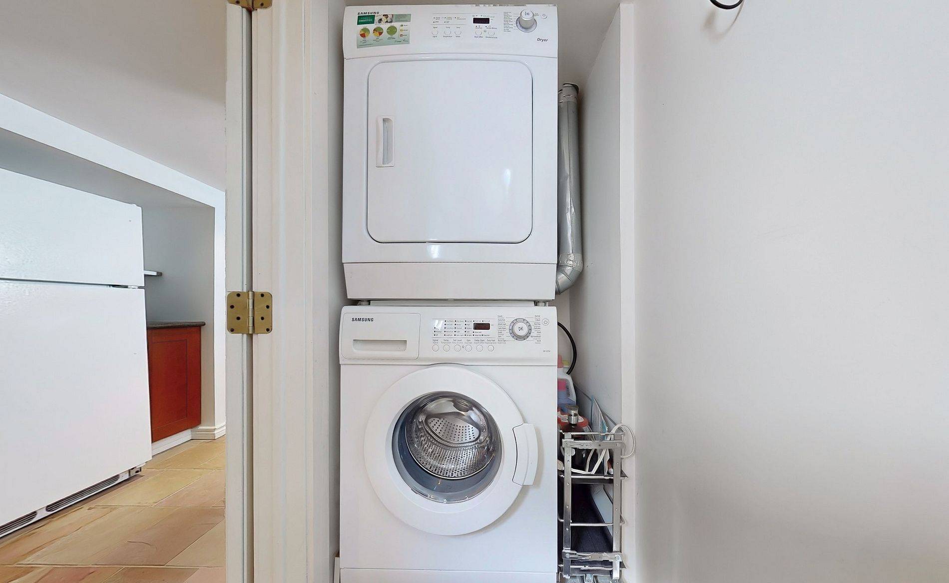 Toronto E03, ON M4J 4X3,100 Lankin BLVD #Basement