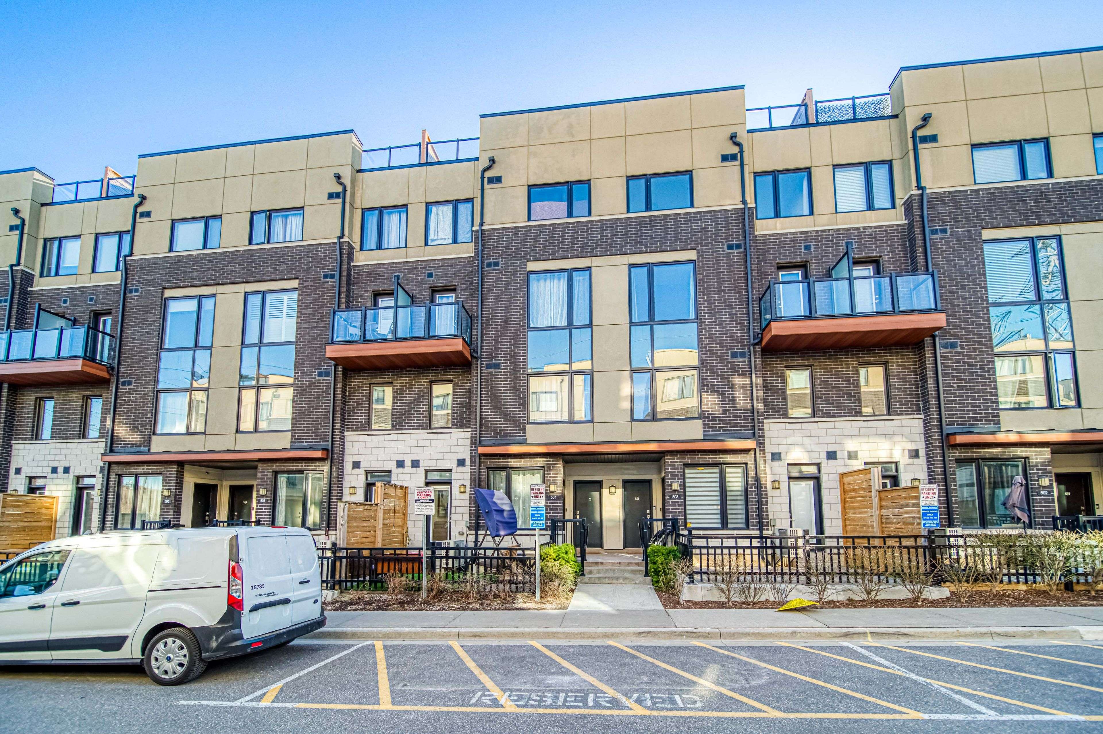 Pickering, ON L1V 0E9,1555 Kingston RD #504