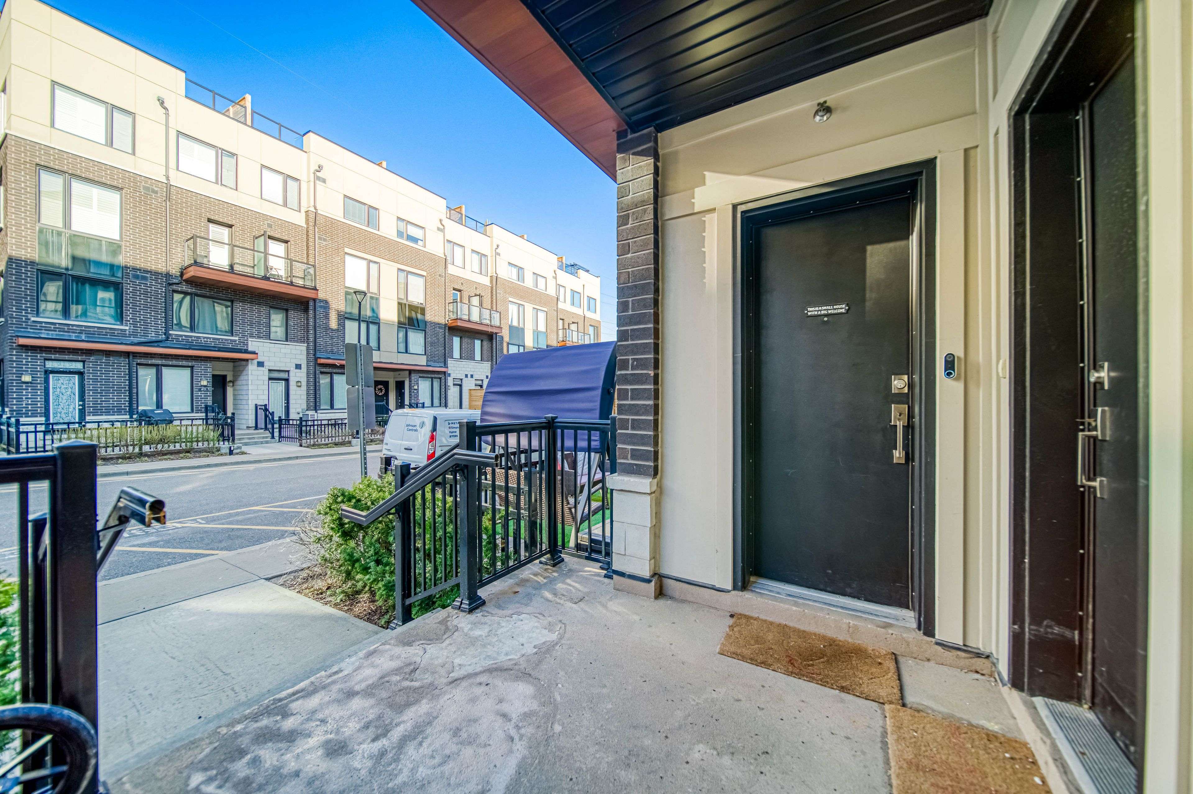 Pickering, ON L1V 0E9,1555 Kingston RD #504