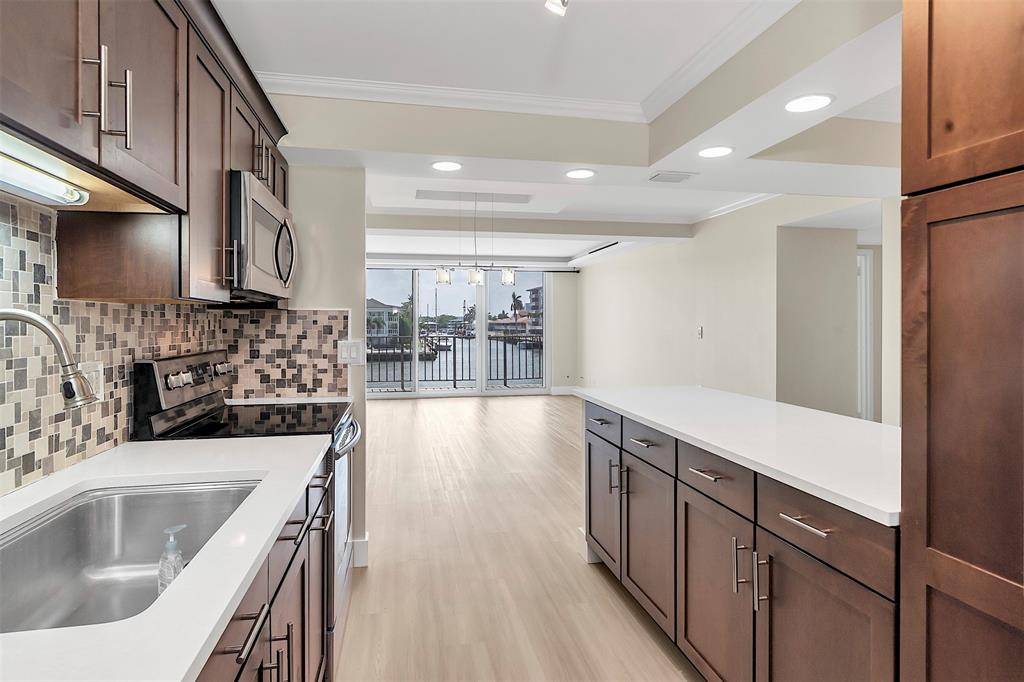 Fort Lauderdale, FL 33308,3233 NE 32nd Ave #204