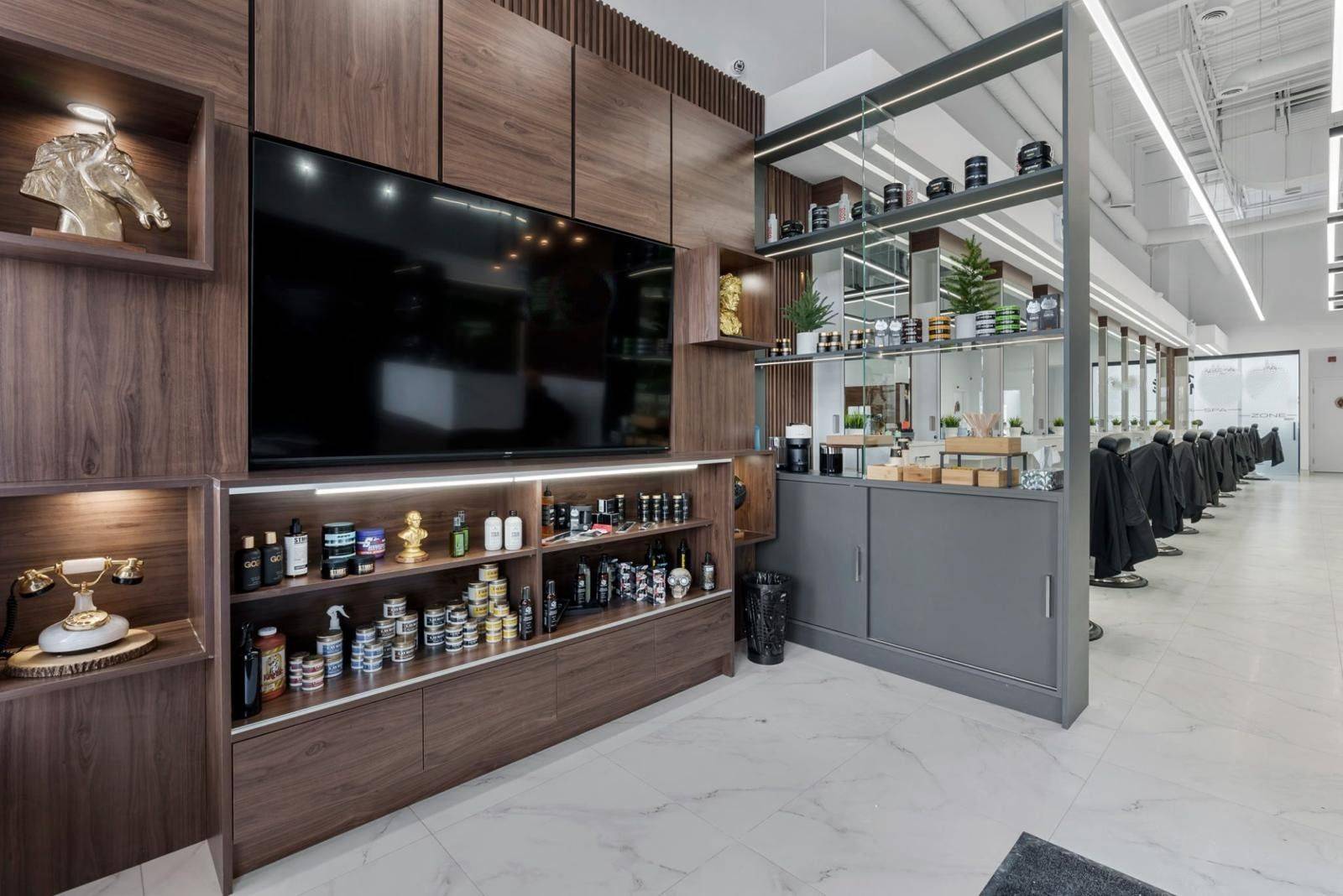 Vaughan, ON L4J 0A7,11 Disera DR #270