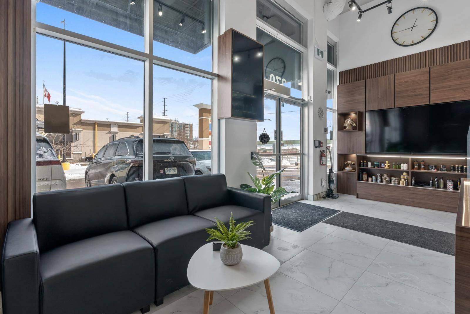 Vaughan, ON L4J 0A7,11 Disera DR #270