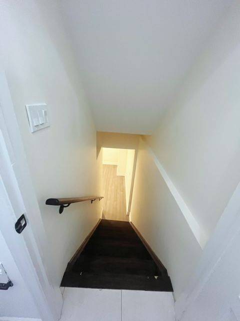 Newmarket, ON L3X 0C4,1300 Blencowe Cres (Bsmt) CRES