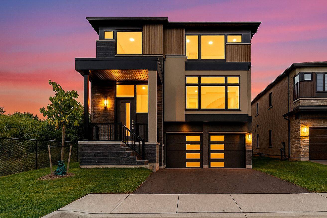 Aurora, ON L4G 3Z7,23 Kingwood LN