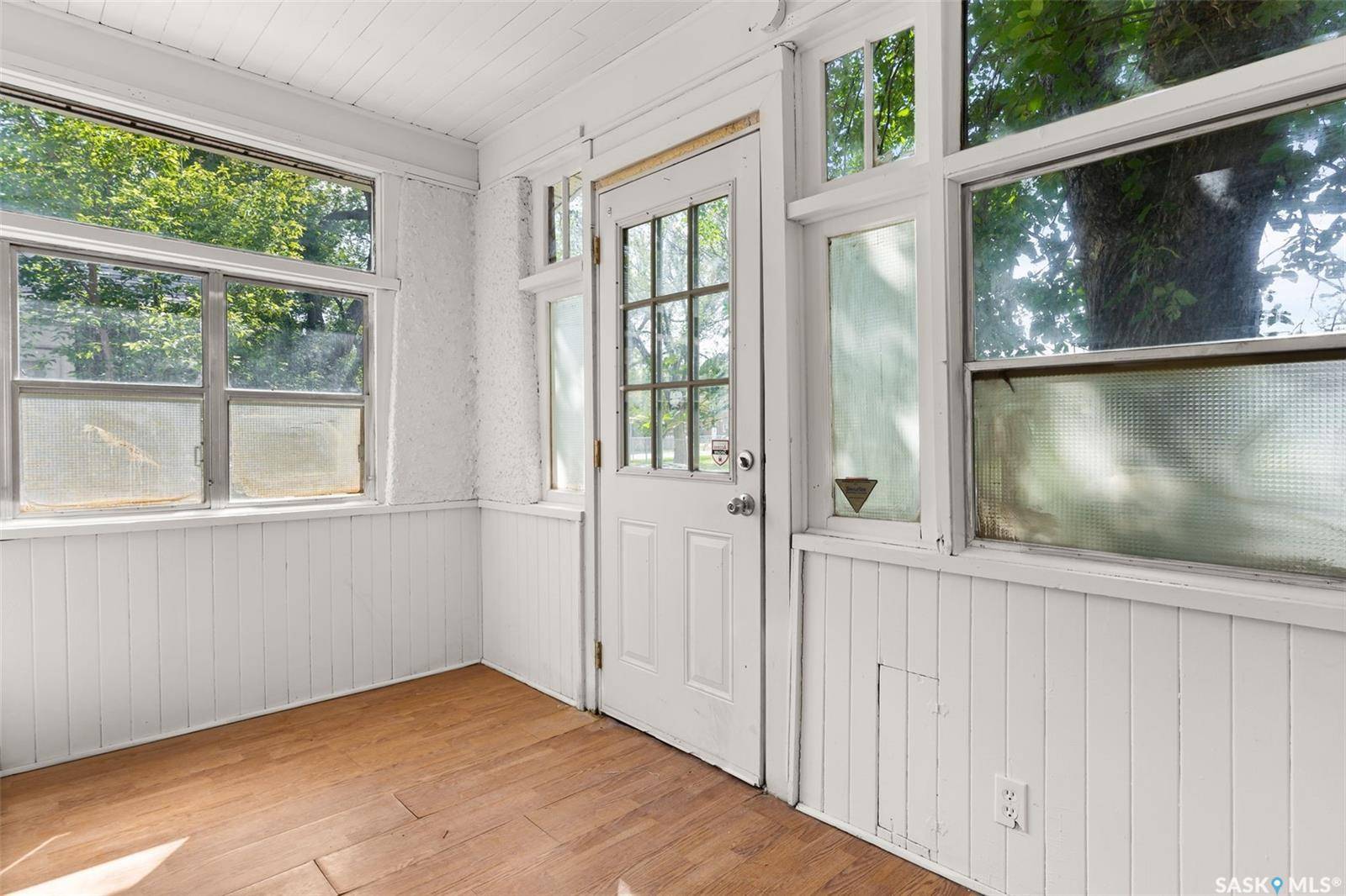 Regina, SK S4T 3M5,1357 Elphinstone STREET