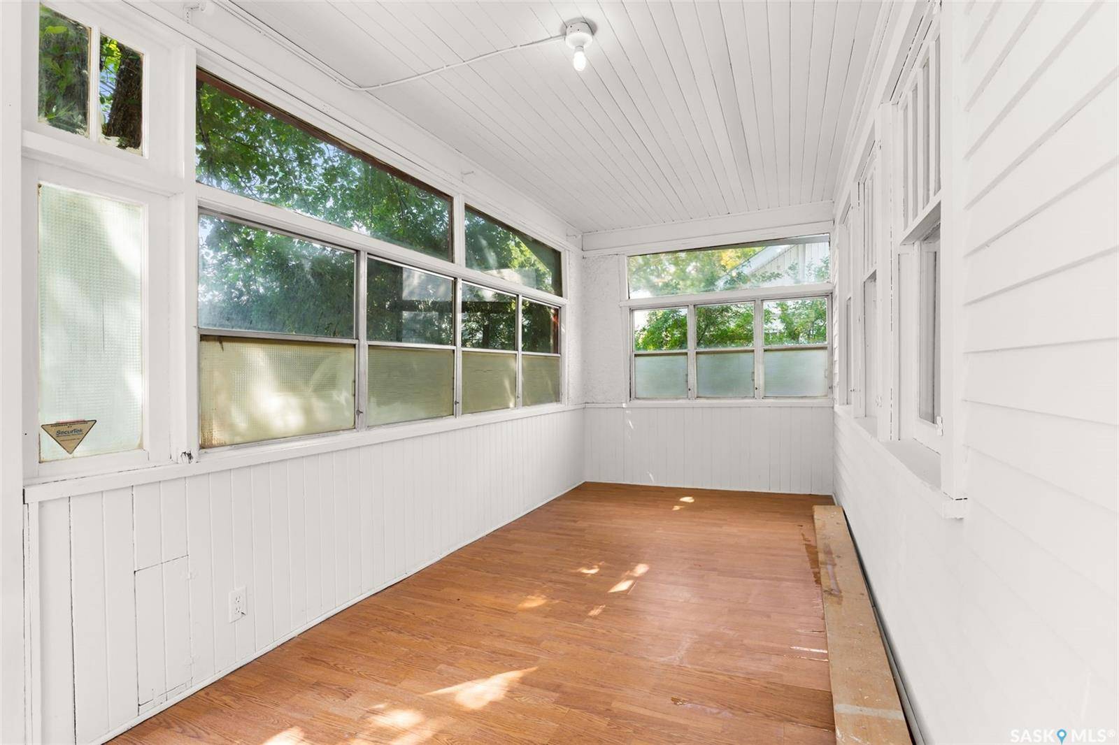 Regina, SK S4T 3M5,1357 Elphinstone STREET