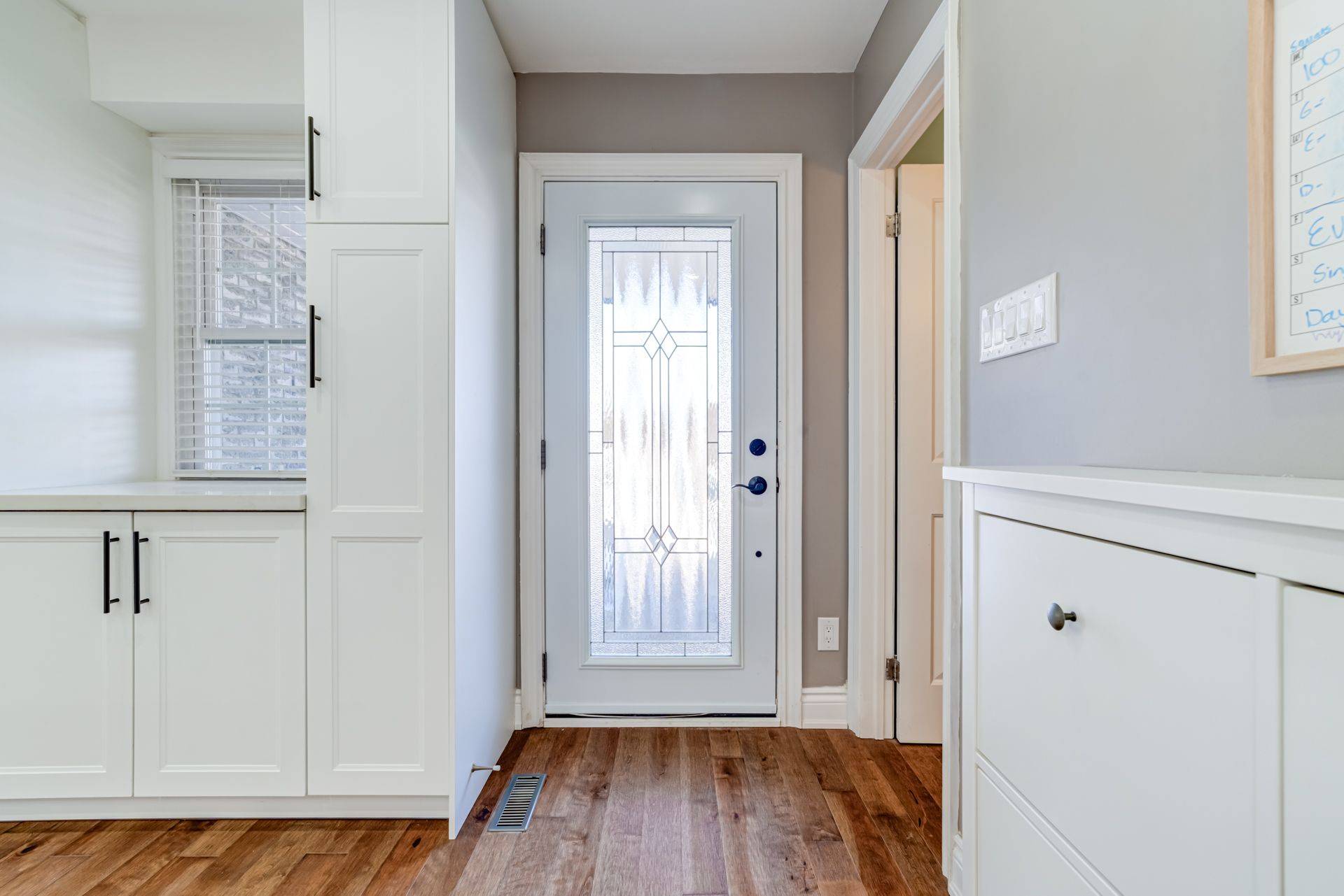 Mississauga, ON L5B 2J3,524 Fergo AVE S